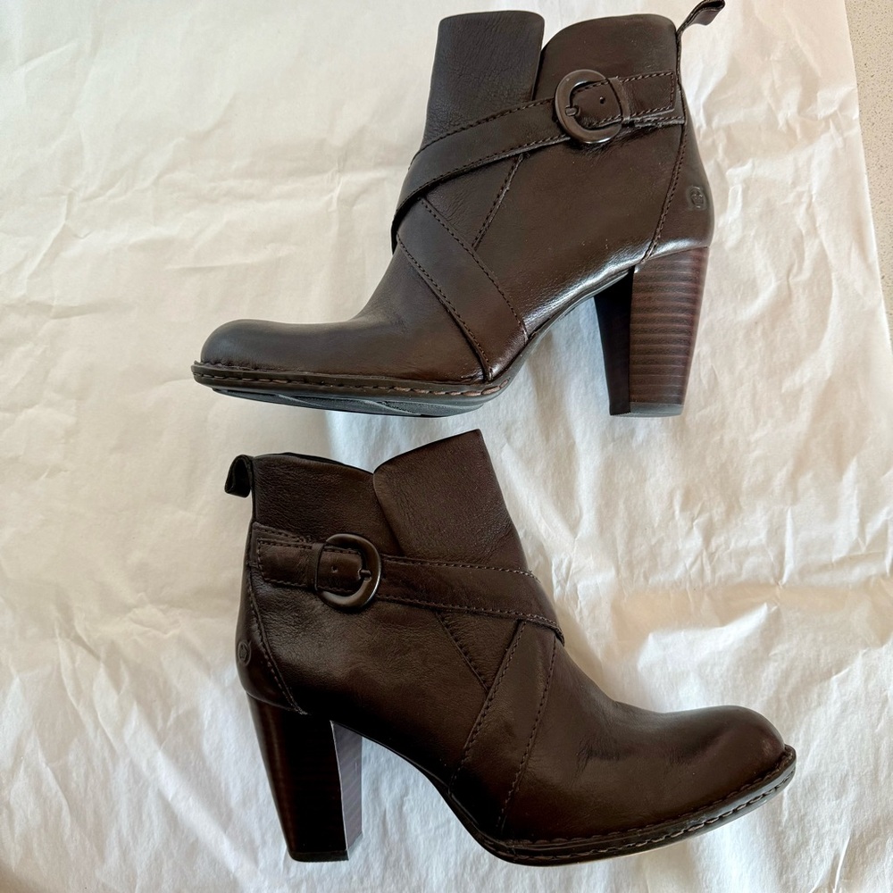 EUC Born Shola dark brown boots, ladies size 8